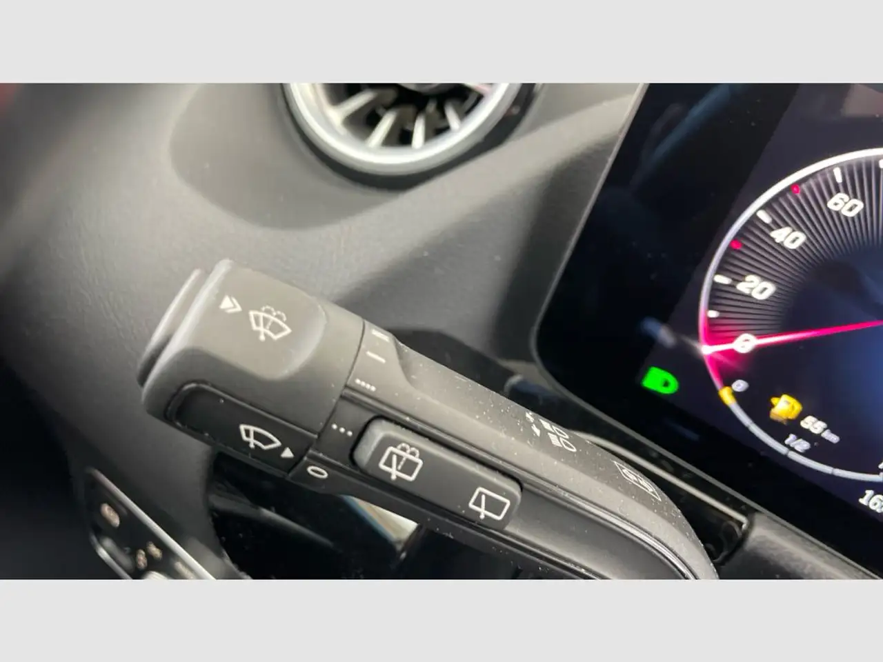 Mercedes-Benz B 200 200d — Galerie du véhicule 30