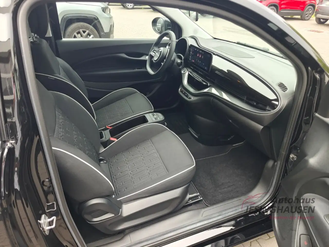 Fiat 500e Apple CarPlay+Android Auto+Klimaautom+Faltdach-ele — Galería del vehículo 35
