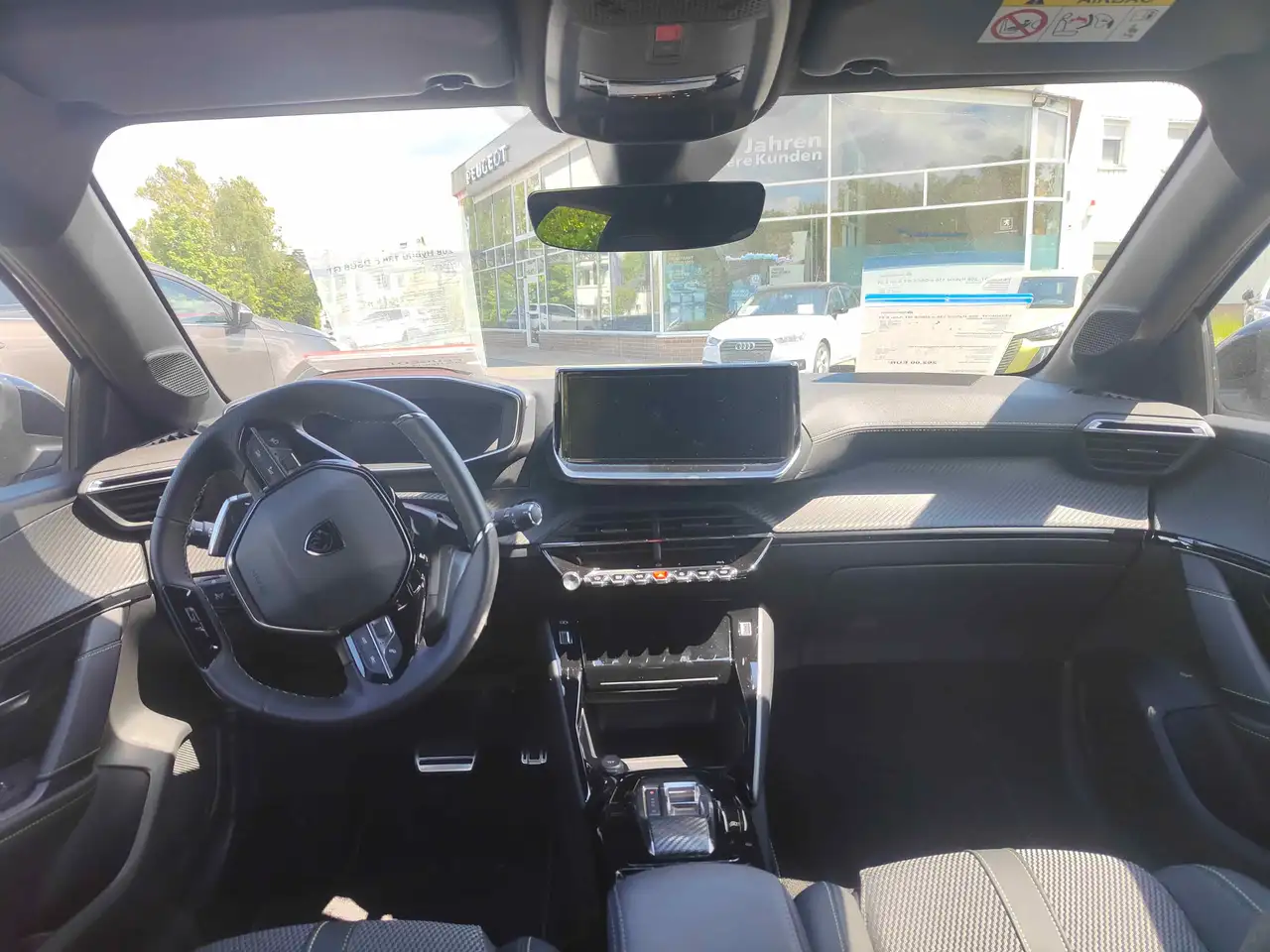 Peugeot 208 208 Hybrid 136 e-DSC6 GT — معرض صور السيارة 10