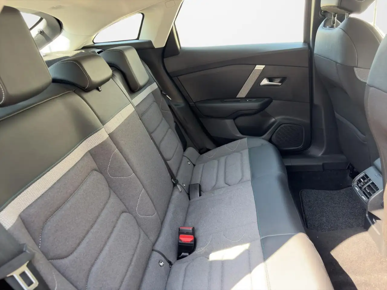 Citroen C4 Lim. Plus Klima Rückfahrkamera Sitzheizung — Galerie du véhicule 18
