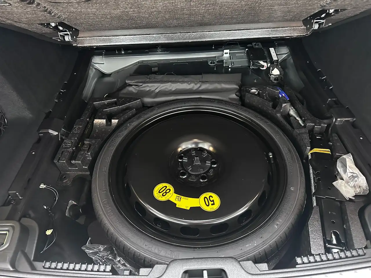 Volvo V60 Plus Dark B4 DKG ACC BLIS PANO 360 V-LED — Vehicle gallery 30