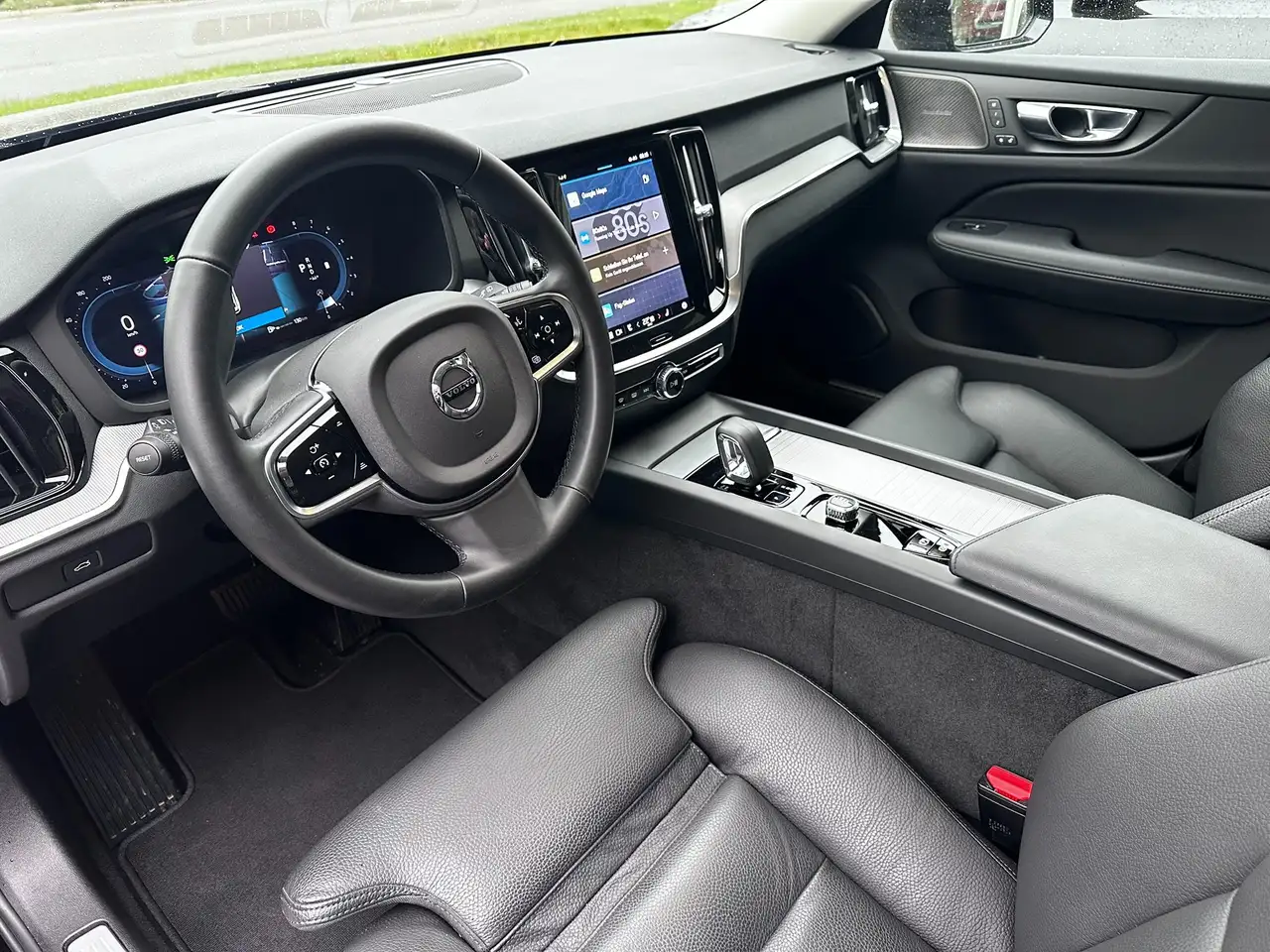 Volvo V60 Plus Dark B4 DKG ACC BLIS PANO 360 V-LED — Vehicle gallery 4