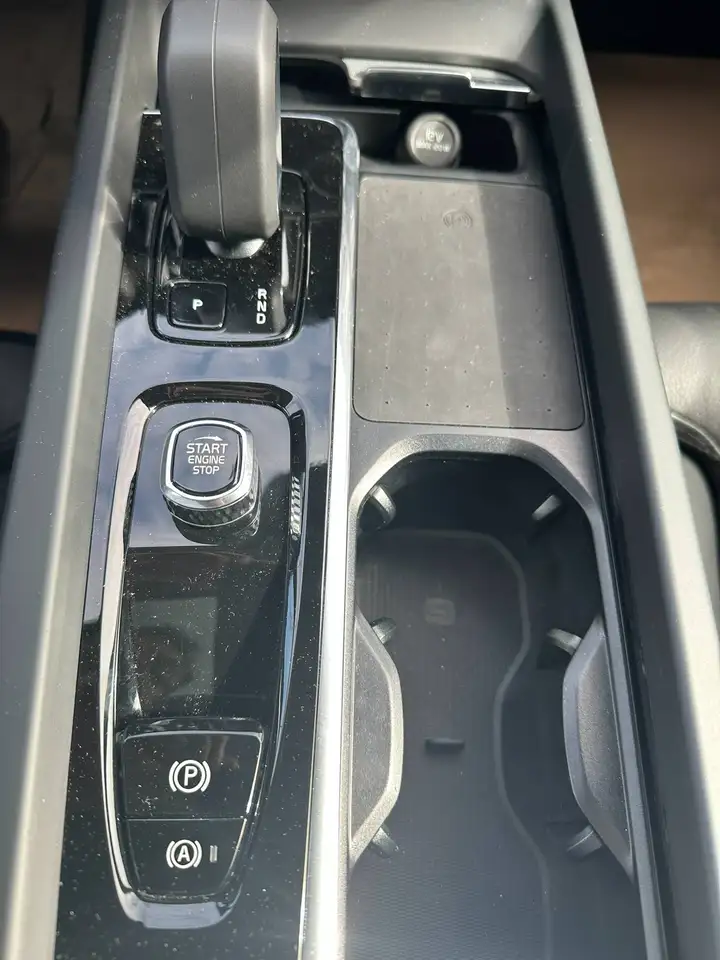 Volvo V60 Plus Dark B4 DKG ACC BLIS PANO 360 V-LED — Vehicle gallery 24