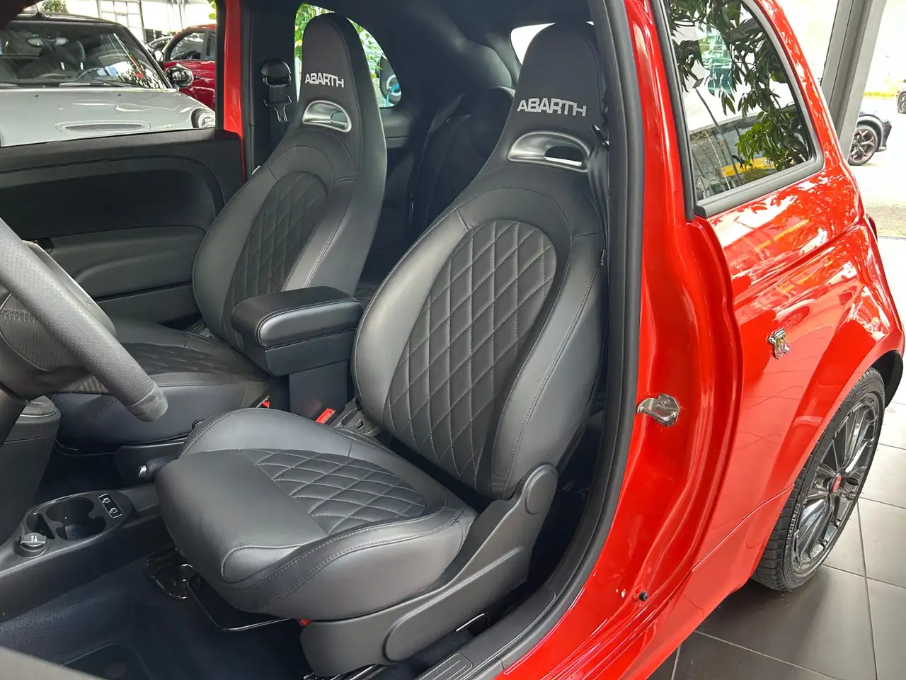 Abarth 695C Turismo BEATS NAVI XENON — Galería del vehículo 11