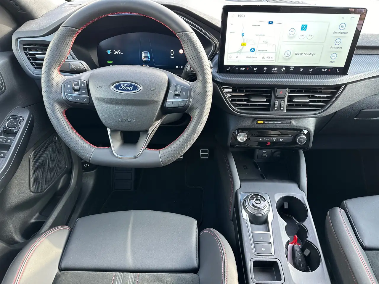 Ford Kuga Hybrid ST-Line X — معرض صور السيارة 9