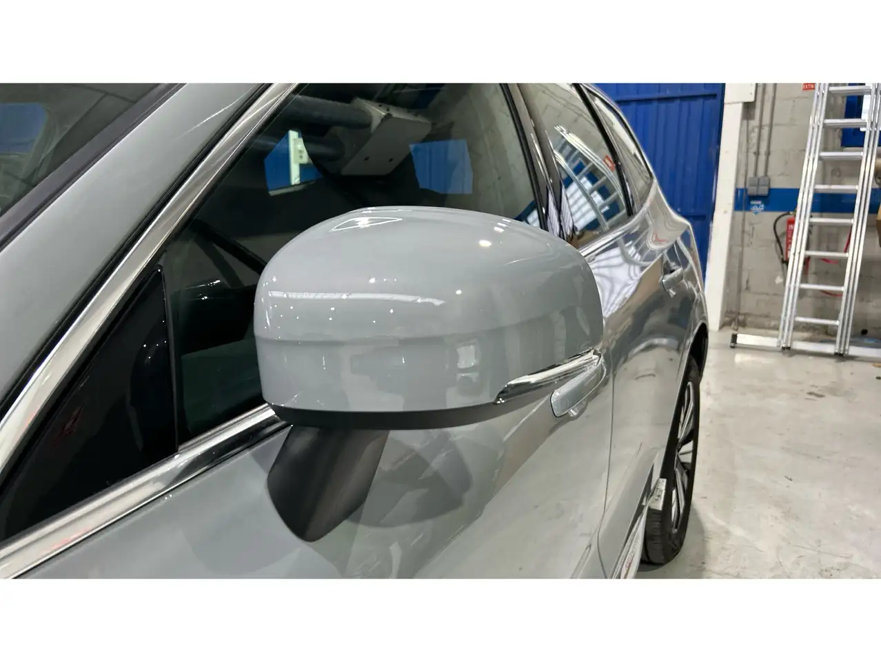 Volvo XC60 T6 Recharge Plus Bright — معرض صور السيارة 32