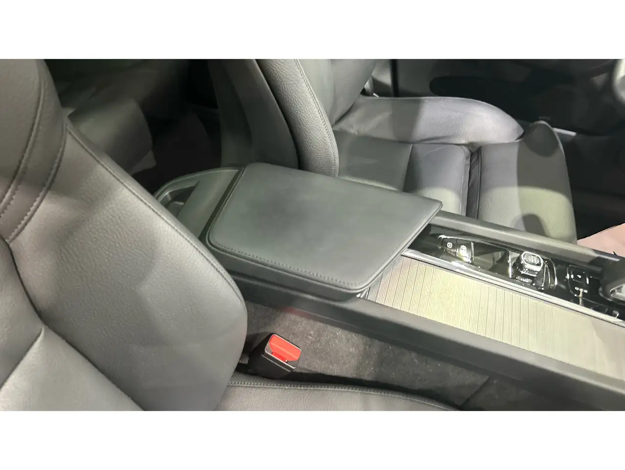 Volvo XC60 T6 Recharge Plus Bright — معرض صور السيارة 26