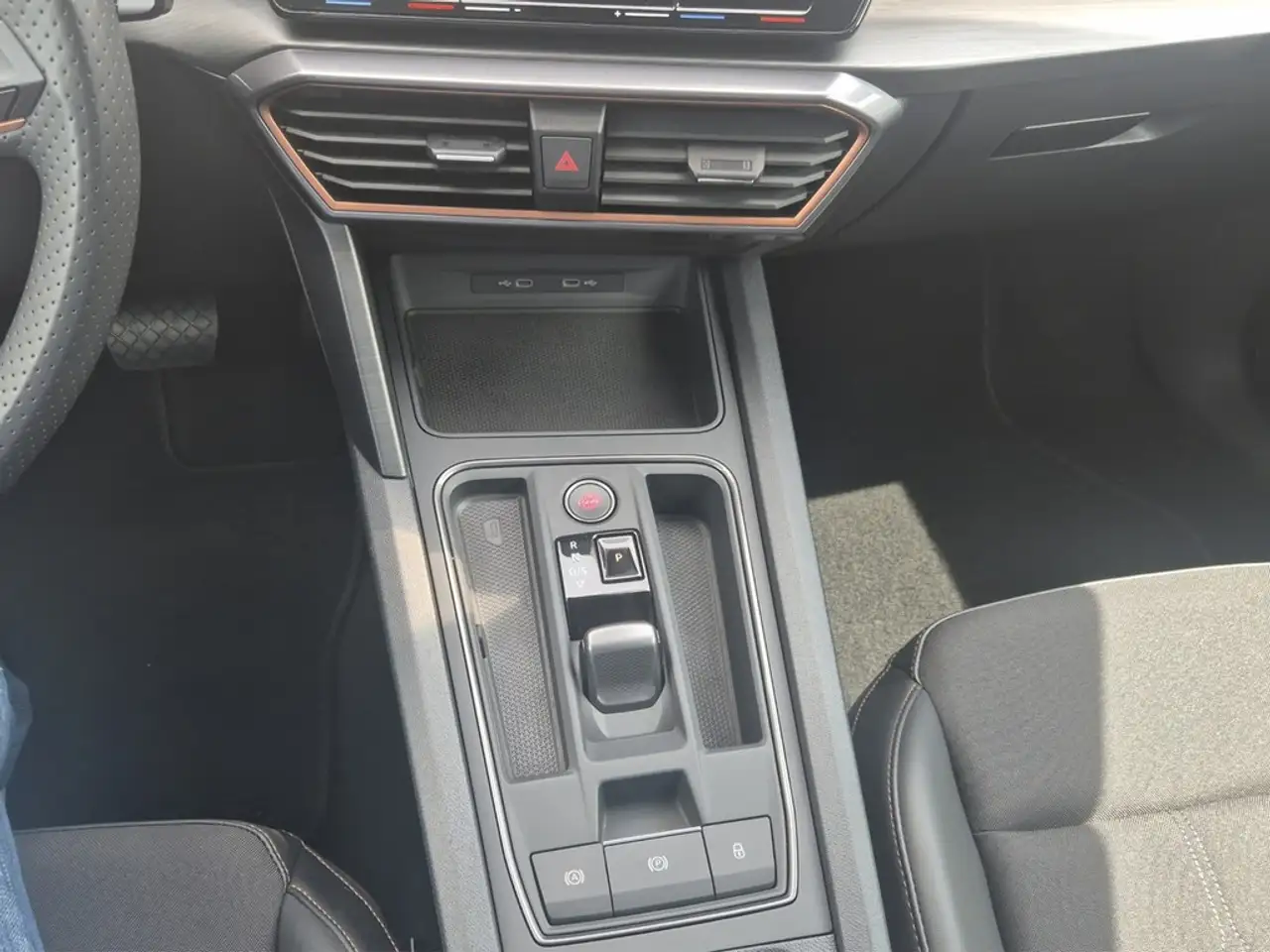 CUPRA Formentor 1.5 TSI DSG LED*VIRTUAL*CARPLAY*ACC*SHZ*PDC*KAM... — معرض صور السيارة 21