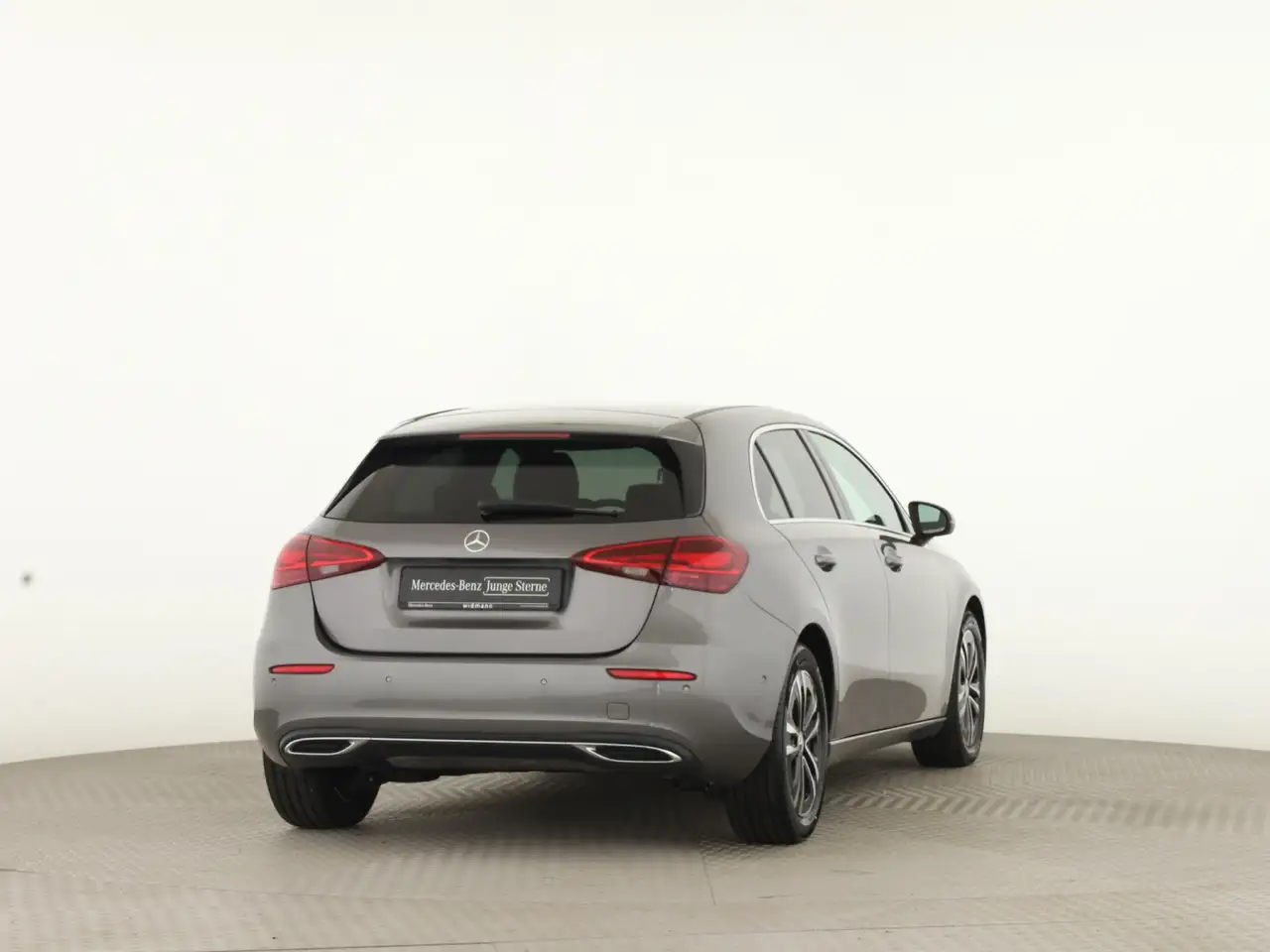 Mercedes-Benz A 180 *Progressive*Navigation*Parktronic*Kamera* — Vehicle gallery 2