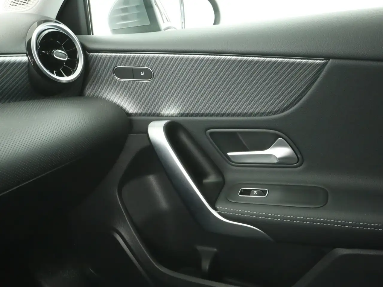 Mercedes-Benz A 180 *Progressive*Navigation*Parktronic*Kamera* — Vehicle gallery 16