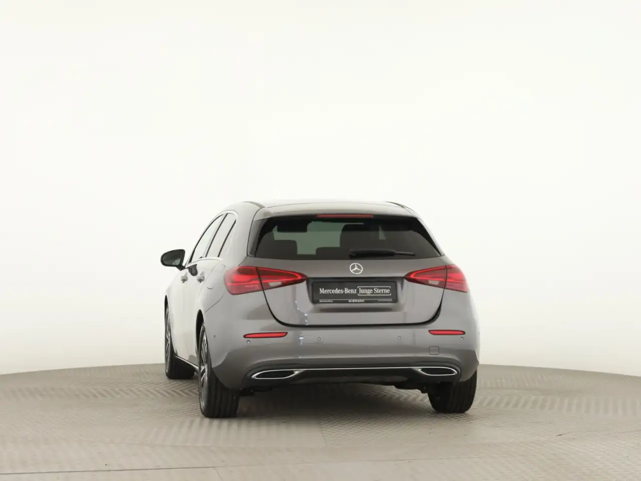 Mercedes-Benz A 180 *Progressive*Navigation*Parktronic*Kamera* — Vehicle gallery 4