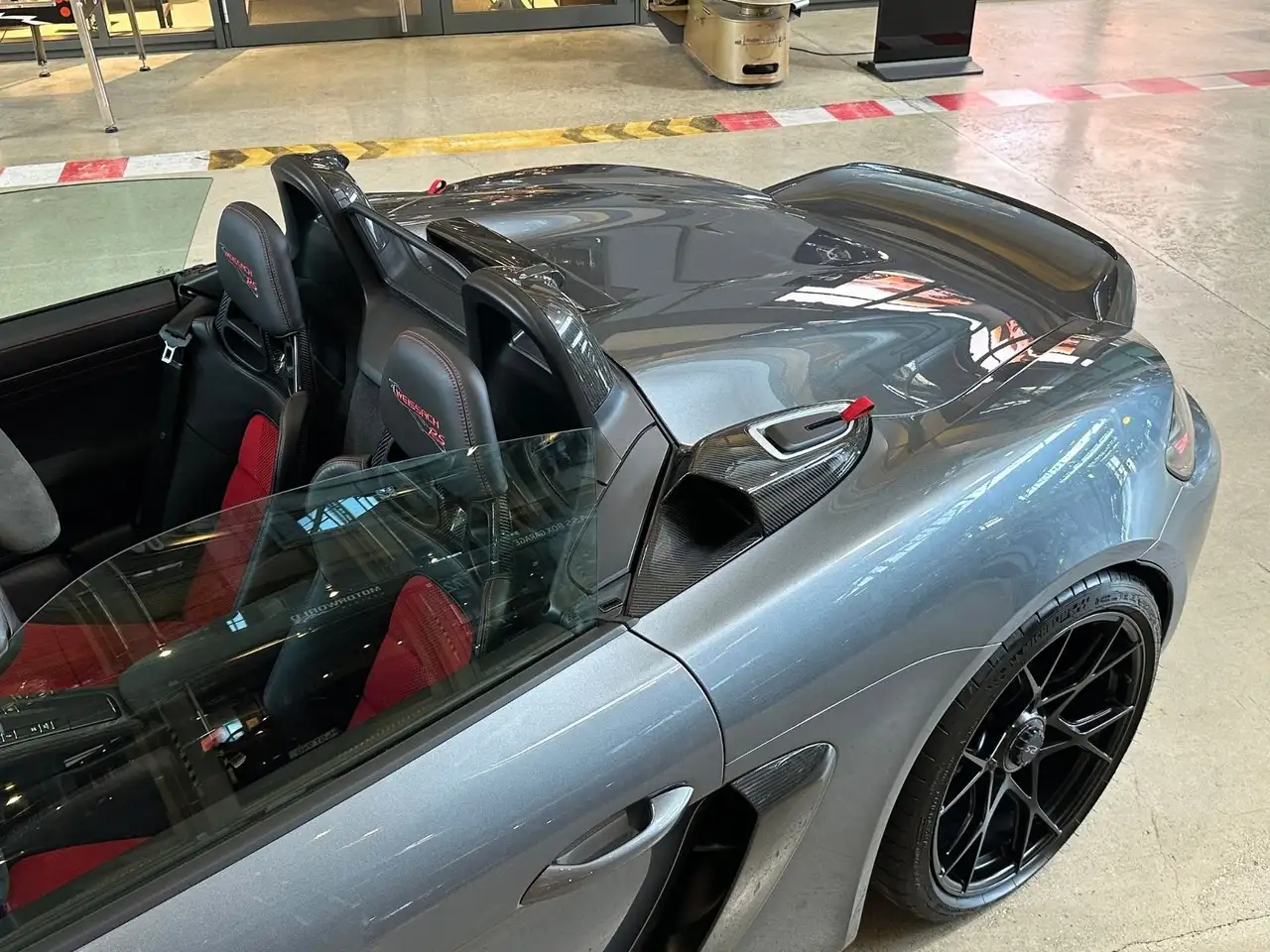 Porsche Boxster 718 Spyder RS/deutsch/1.Hand/Weissach/BOSE — معرض صور السيارة 9