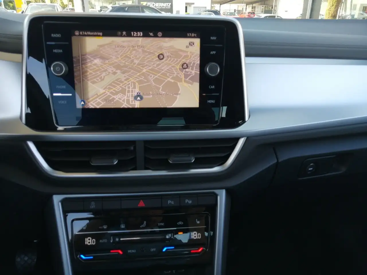 Volkswagen T-Roc Cabriolet Style ACC NAVI Kamera Allwetter — Galería del vehículo 13