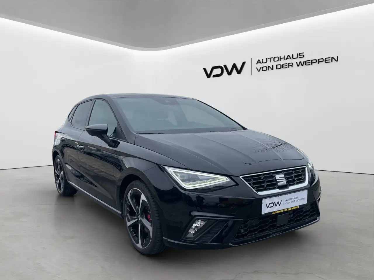 SEAT Ibiza FR TSI DSG FullLink Kamera SHZ ACC Kessy Klima — معرض صور السيارة 12