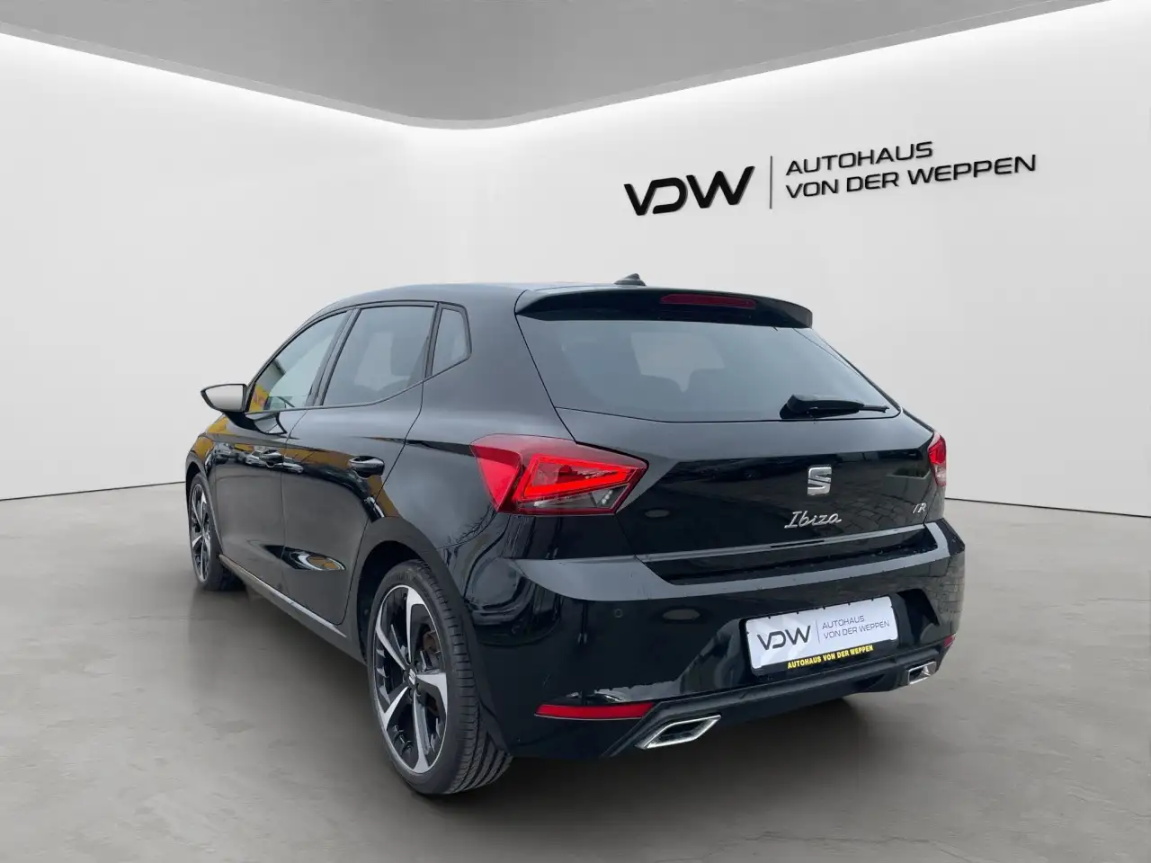 SEAT Ibiza FR TSI DSG FullLink Kamera SHZ ACC Kessy Klima — معرض صور السيارة 7