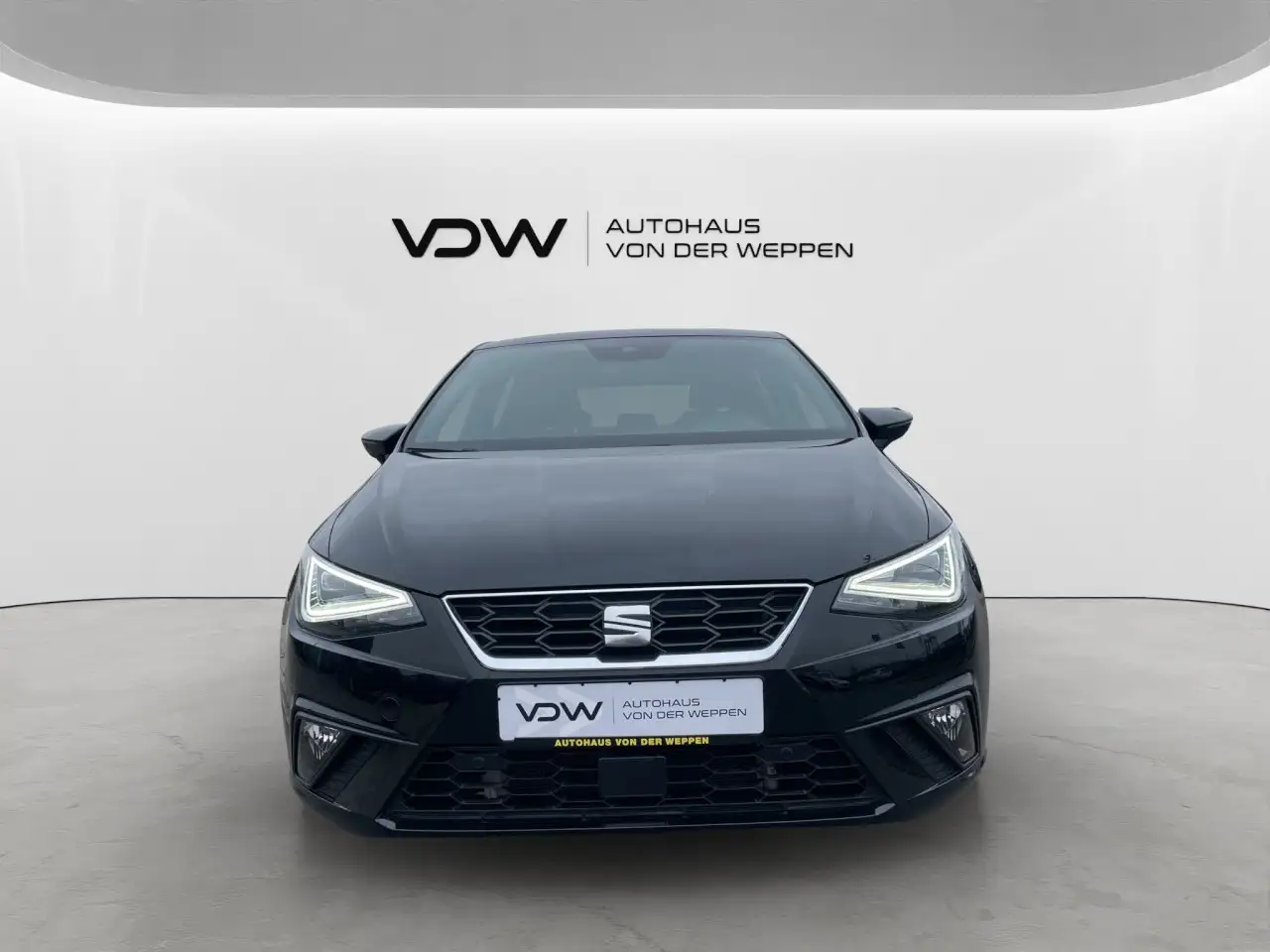 SEAT Ibiza FR TSI DSG FullLink Kamera SHZ ACC Kessy Klima — معرض صور السيارة 4