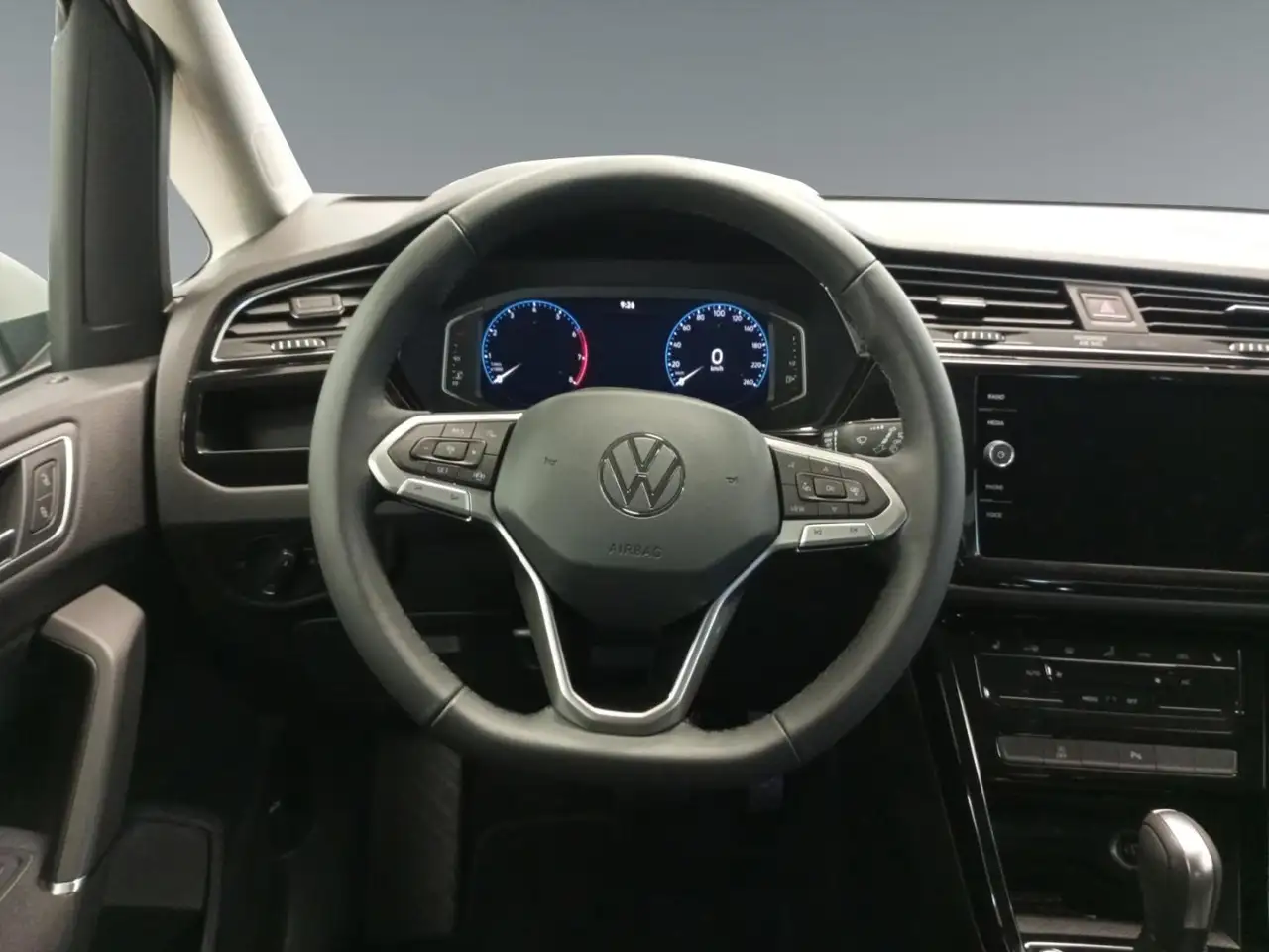 Volkswagen Touran Highline 1.5 TSI R-Line NAVI+RÜCKFAHRKAMERA — Vehicle gallery 12