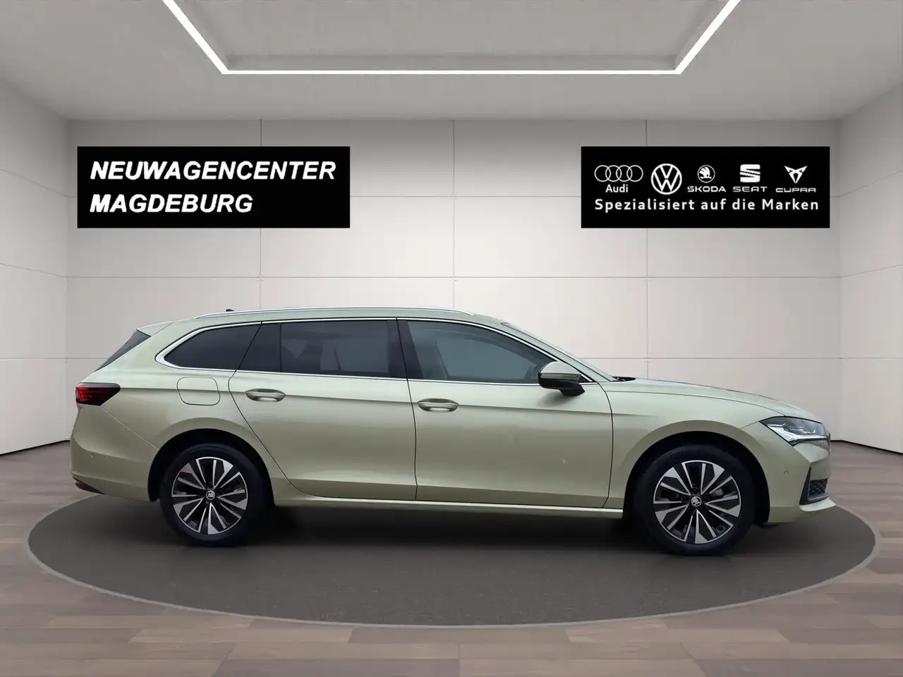 Skoda Superb 1.5 TSI mHEV DSG SELECTION*MATRIX*NAVI*360°*AHK*4x — Galería del vehículo 4