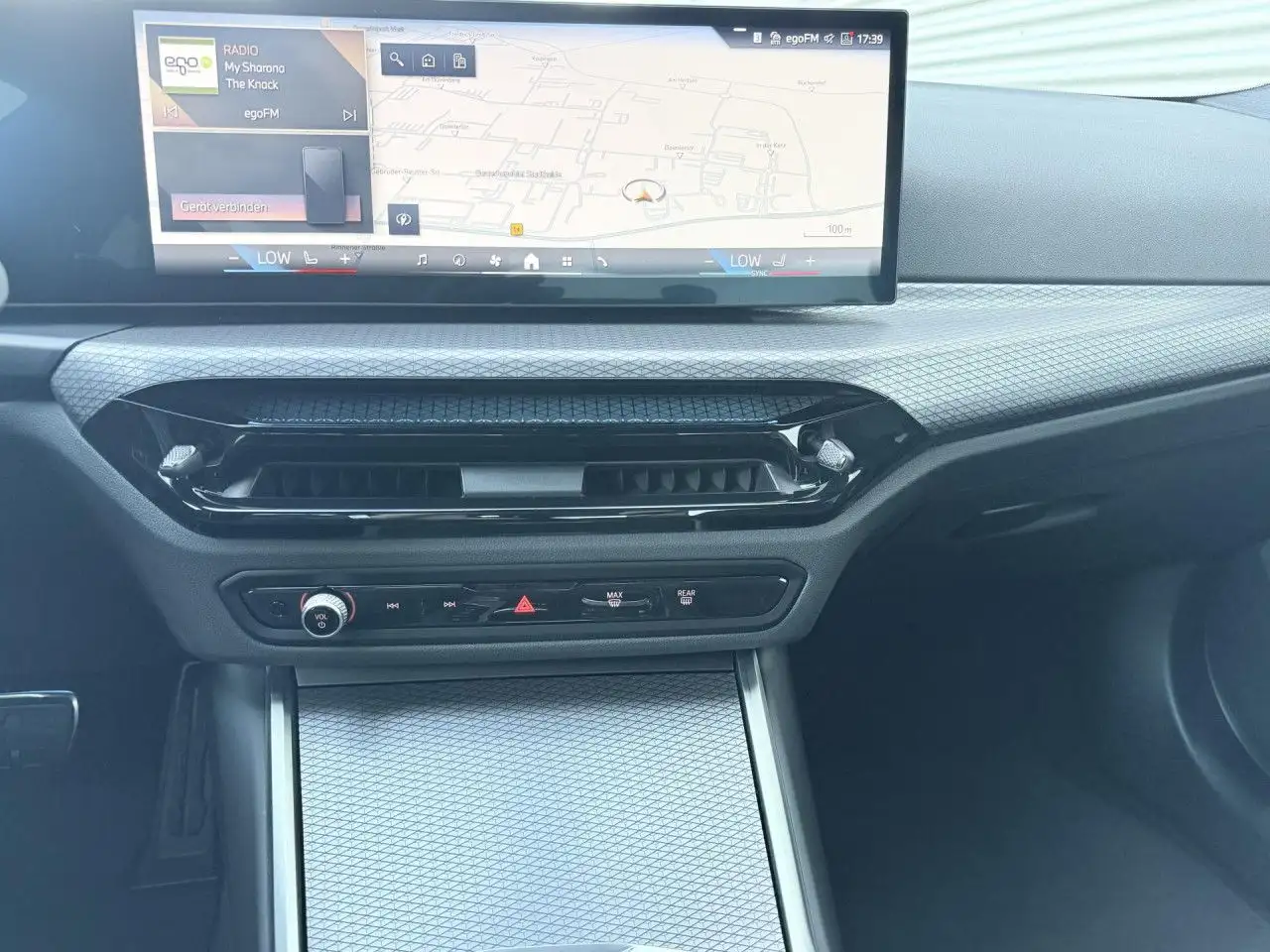 BMW 318 i M Sport HUD ACC SuView LivePro.HiFi Lordose — Vehicle gallery 8