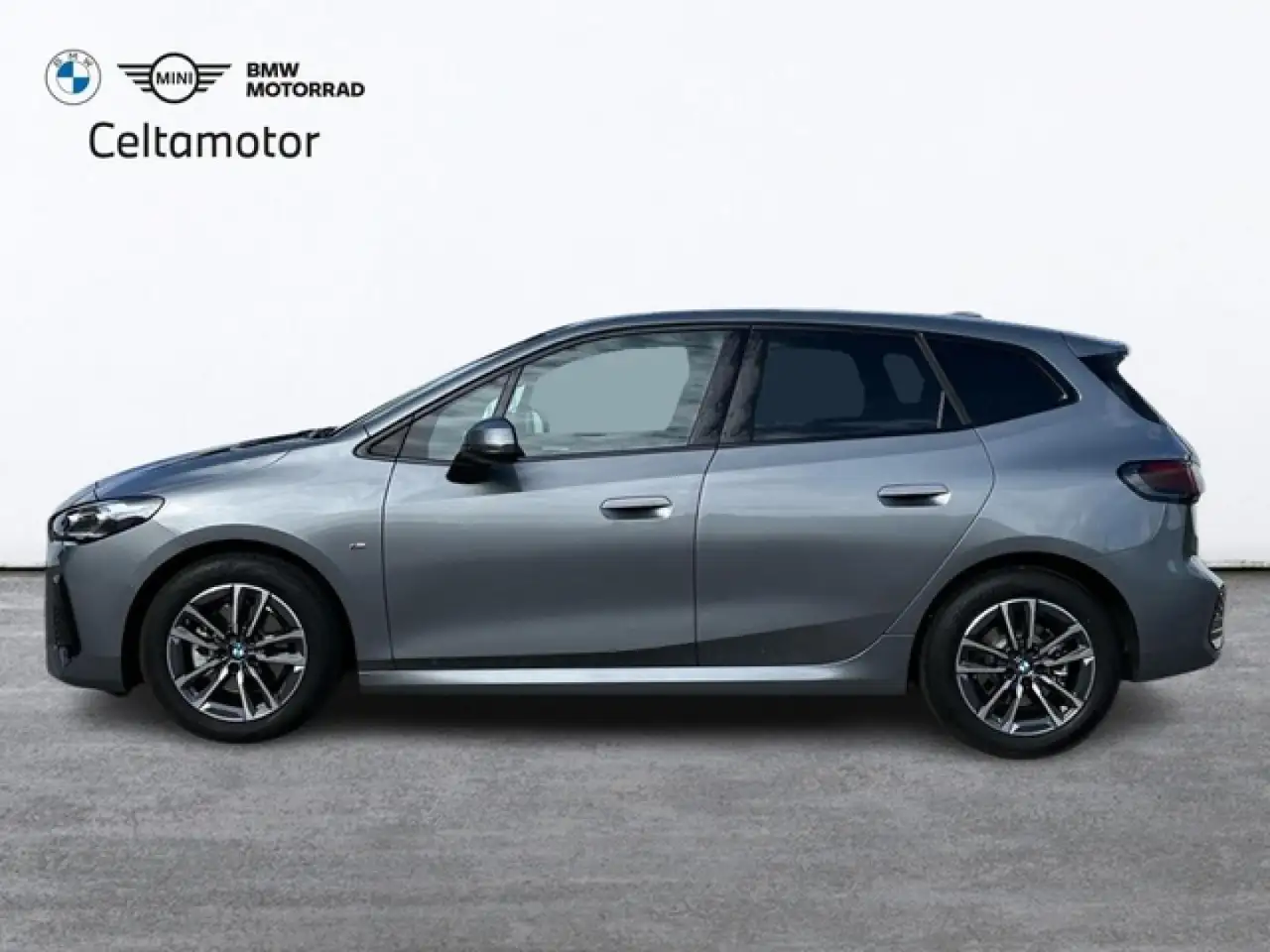 BMW 218 218dA Active Tourer — معرض صور السيارة 3