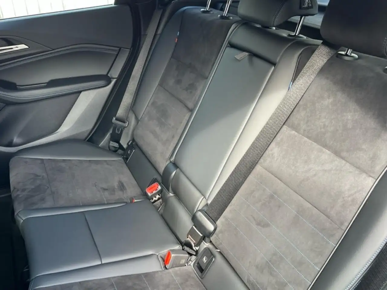 BMW 218 218dA Active Tourer — معرض صور السيارة 9