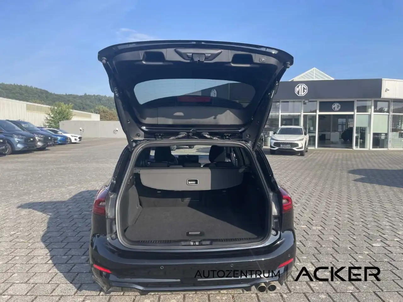 Ford Focus ST-Line X Turnier MHEV AT7 PANO aAHK -49%* — Vehicle gallery 14