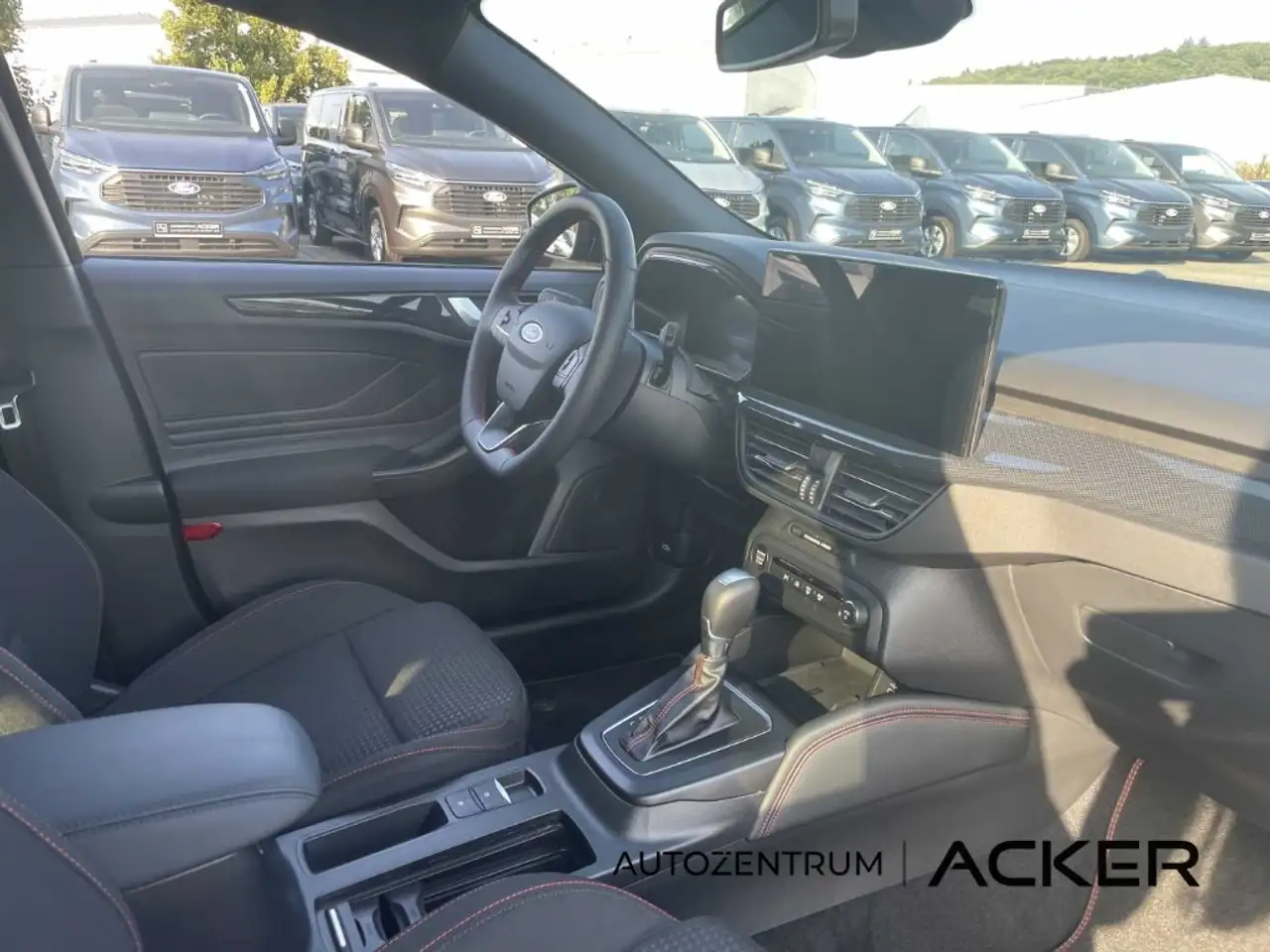 Ford Focus ST-Line X Turnier MHEV AT7 PANO aAHK -49%* — Vehicle gallery 10
