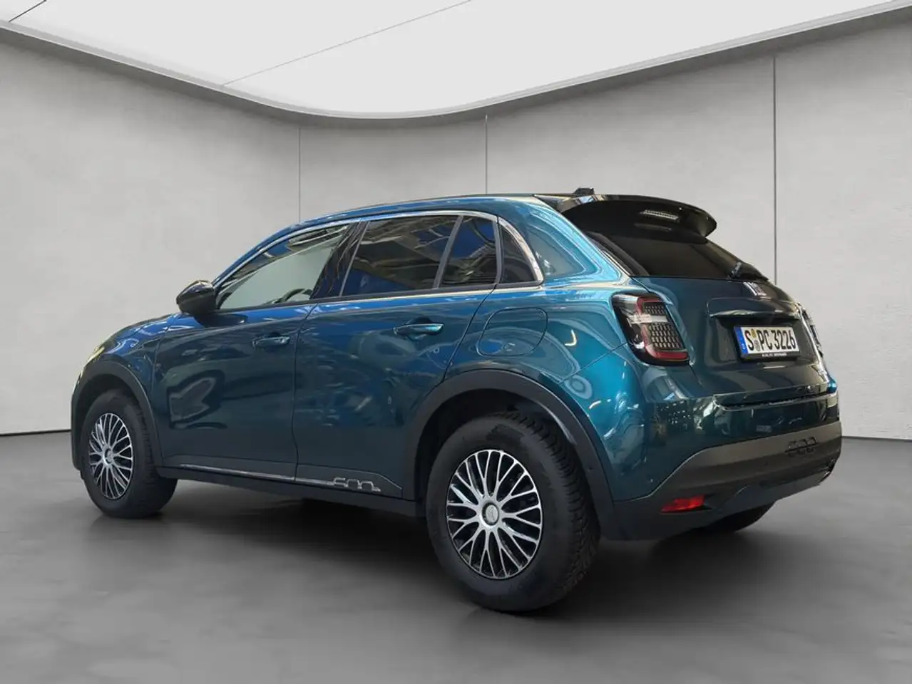 Fiat 600 HYBRID La Prima — Vehicle gallery 3