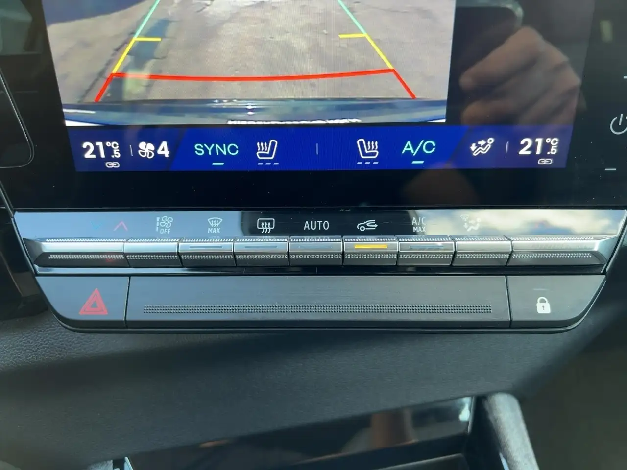 Renault Austral EVOLUTION TCe 160 AUTOMATIK SITZHEIZUNG — معرض صور السيارة 16