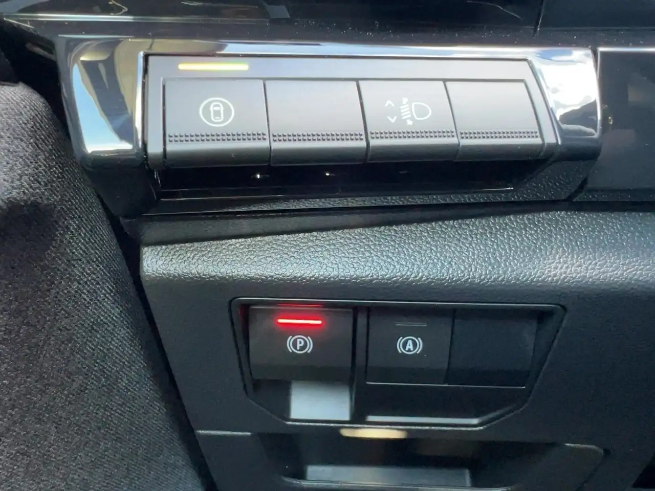 Renault Austral EVOLUTION TCe 160 AUTOMATIK SITZHEIZUNG — معرض صور السيارة 18