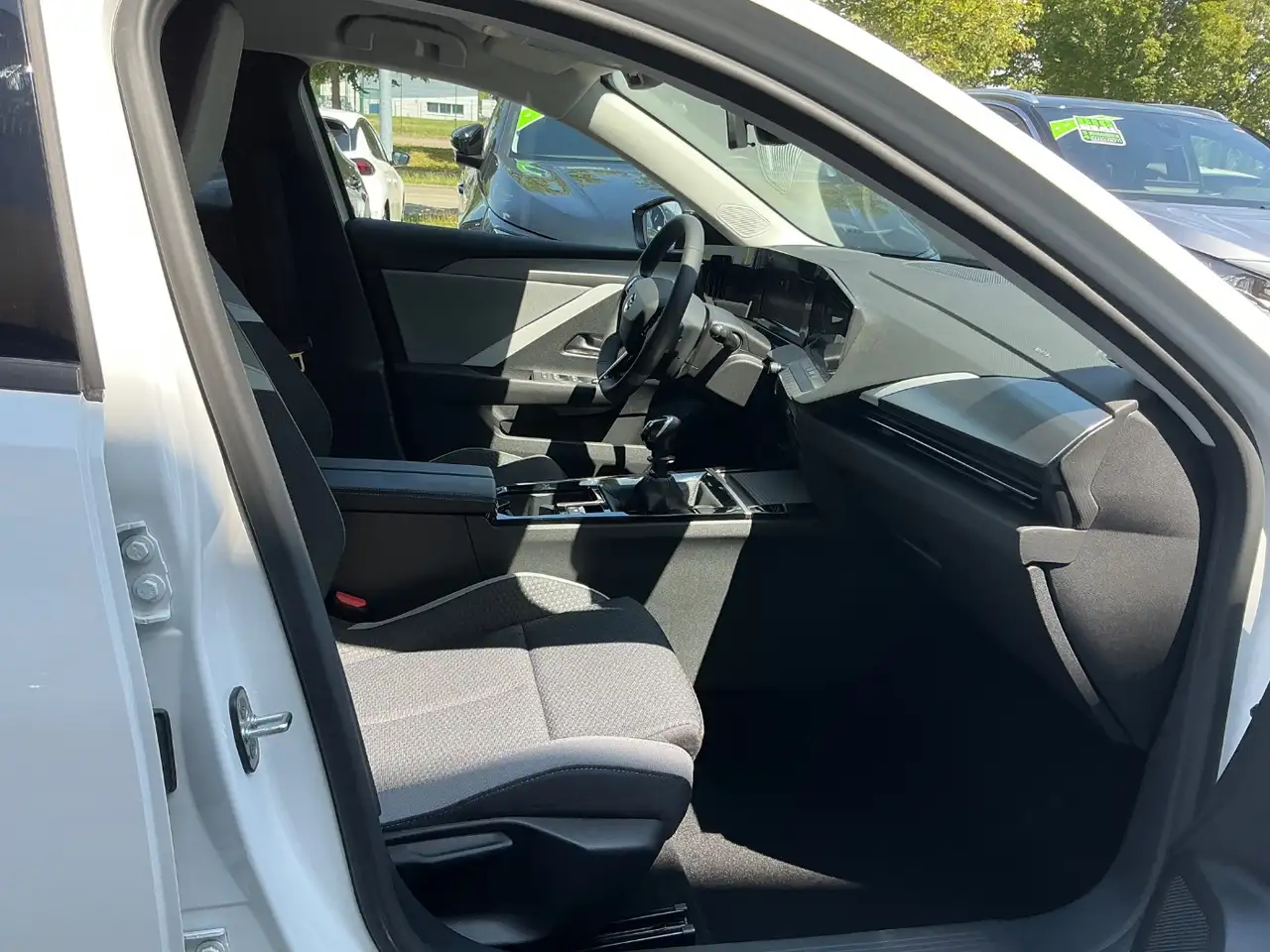 Opel Astra L 1.2 Turbo Edition LED+SHZ+Winterpaket — Vehicle gallery 12