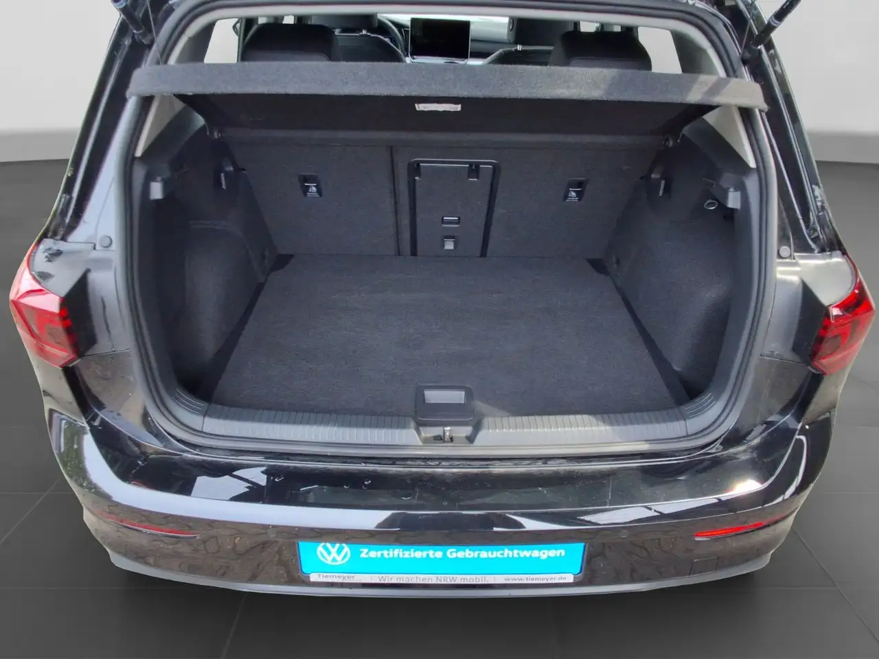 Volkswagen Golf 1.5 TSI LIFE LED SITZHZG HuD ACC — Galería del vehículo 17