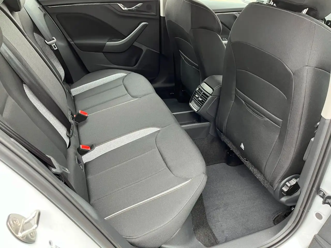 Skoda Scala Selection 1.0 TSI 85 kW 7-Gang-DSG VFW — معرض صور السيارة 13