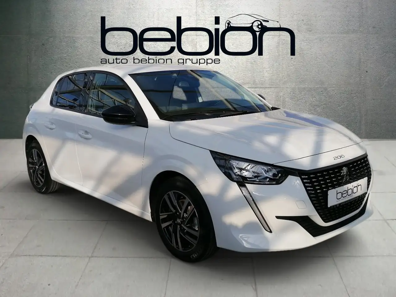 Peugeot 208 1.2 PureTech 100 Allure LED Navi PDC Kamera — Vehicle gallery 14