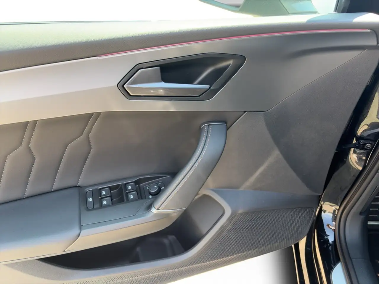 CUPRA Leon Sportstourer 2.0 TSI DSG VZ DCC MATRIX*VIRTUAL*... — معرض صور السيارة 16