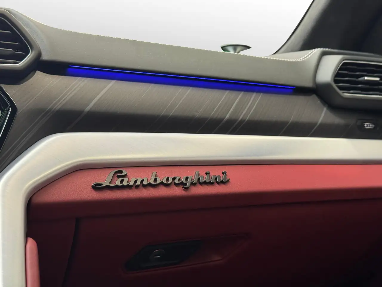 Lamborghini Urus S | MY24|Grigio Keres|Pano|B&O — Vehicle gallery 12