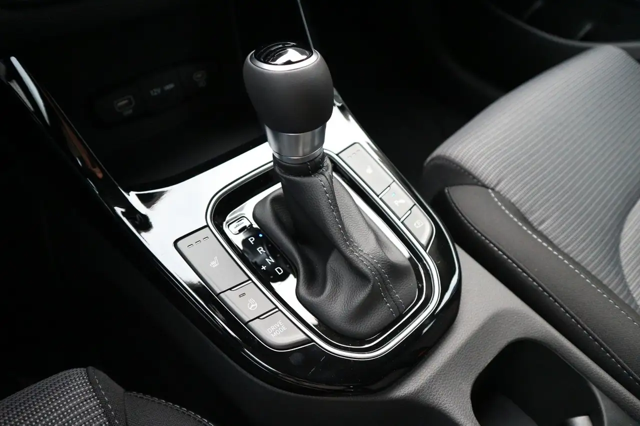 Hyundai i30 Fastback Smart *DCT/RFK/NAV/VC/FACELIFT* — Vehicle gallery 25