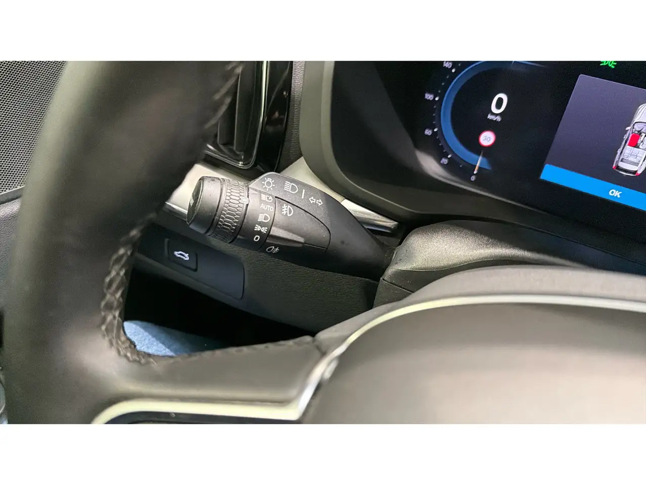 Volvo XC60 B4 Core AWD Aut. — معرض صور السيارة 16