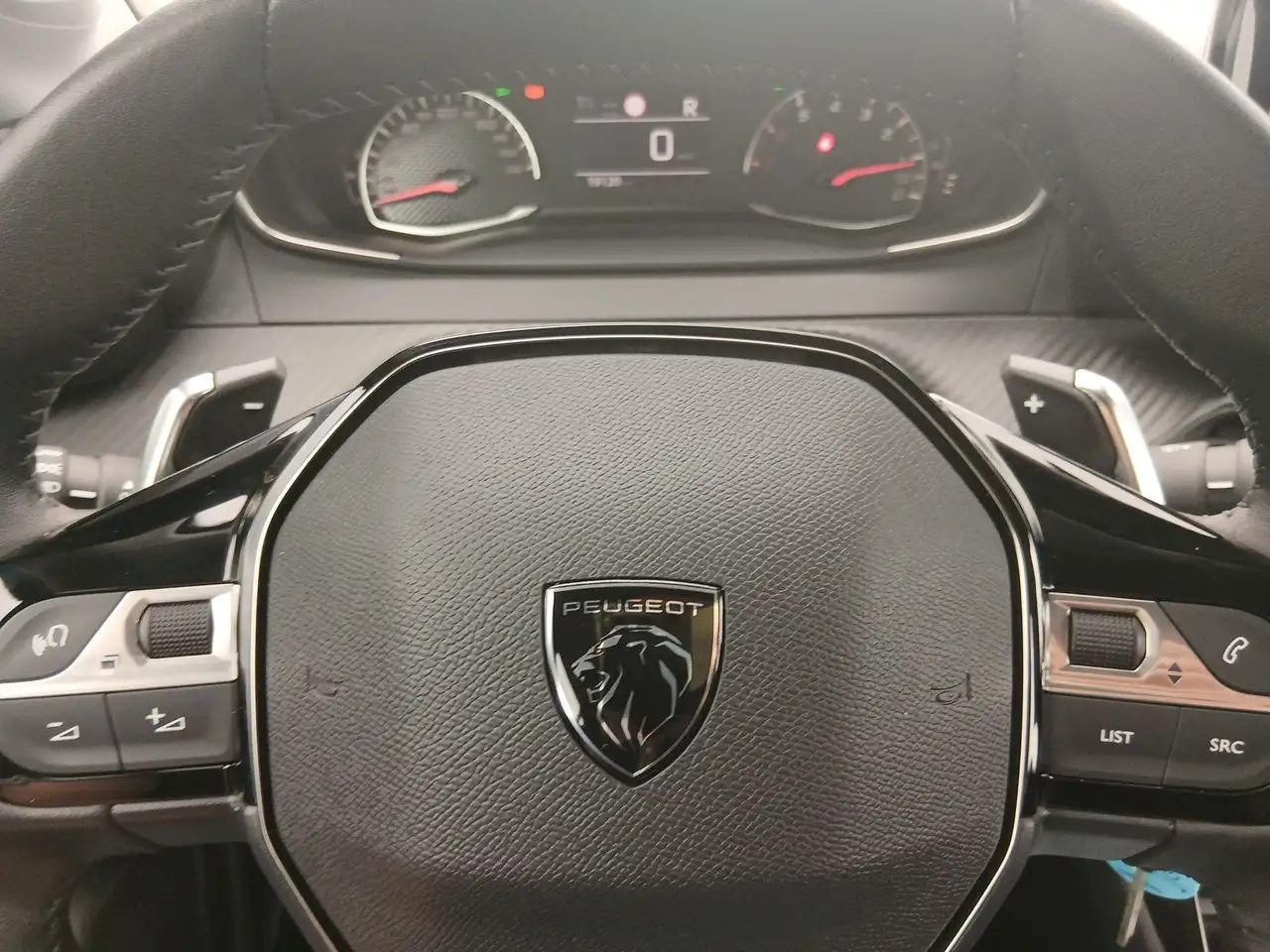 Peugeot 208 Active+PDC+AppleCarplay/Android-Auto — Galerie du véhicule 12