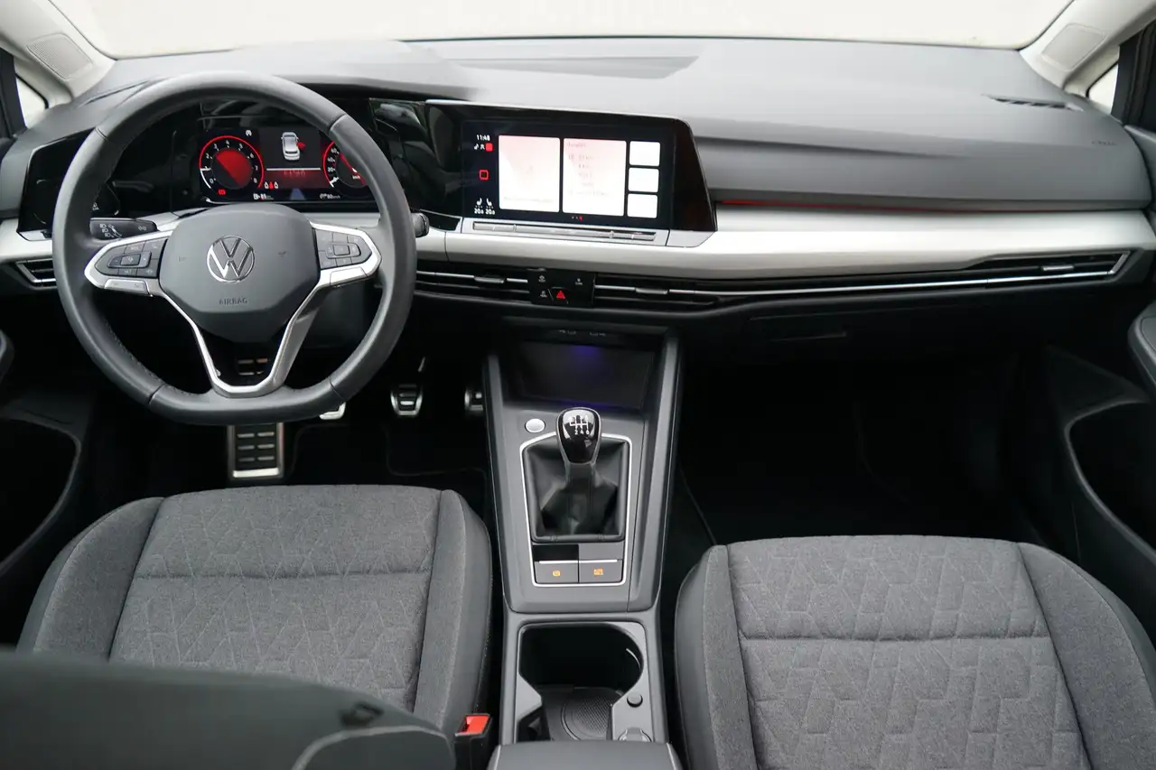 Volkswagen Golf VIII 1.0 TSI Move LED PDC App Connect — معرض صور السيارة 6