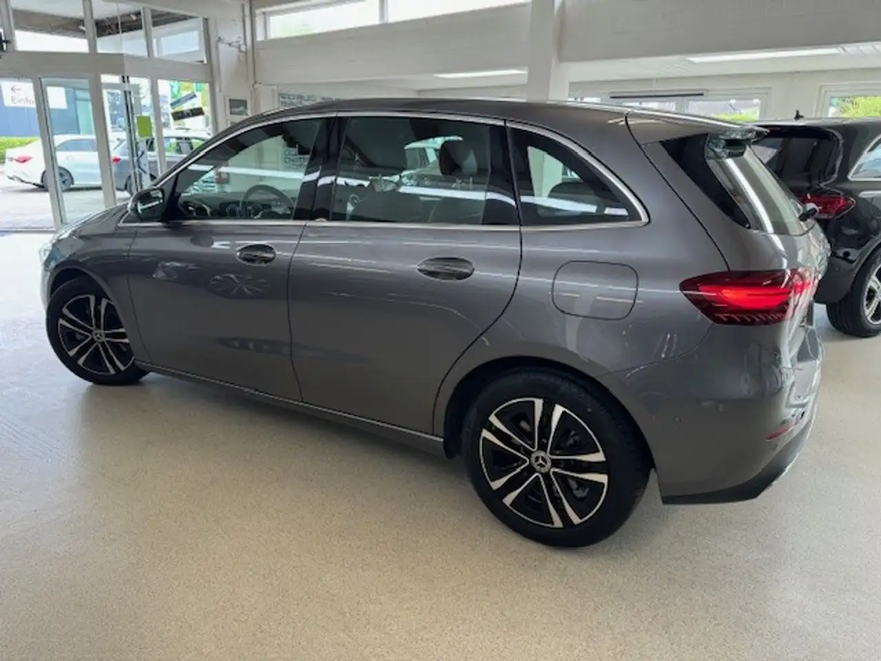 Mercedes-Benz B 200 +Progressive Line Advanced+AHK+Winter-P.+Verkehrsz — Galería del vehículo 5