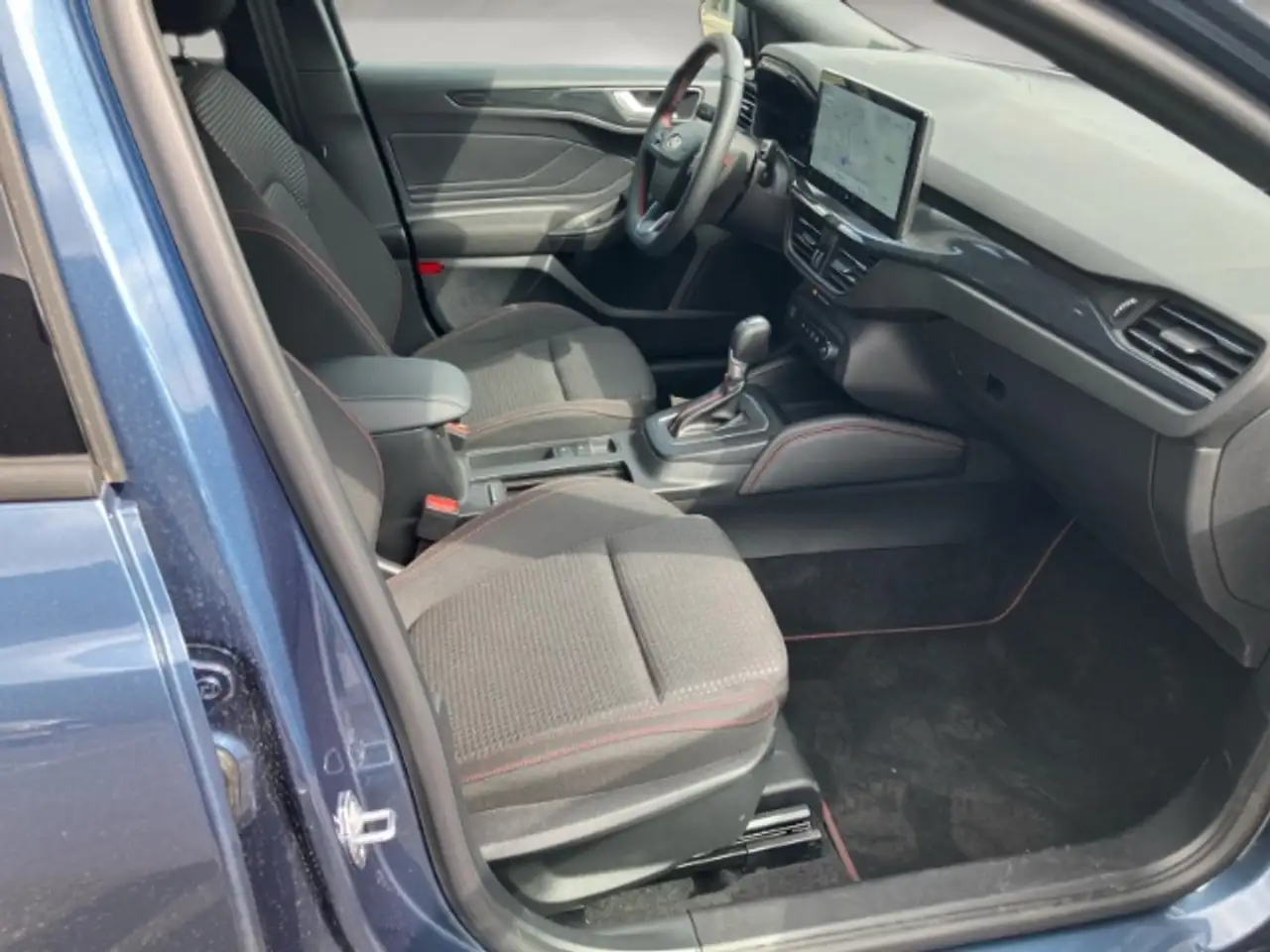 Ford Focus Turnier ST-Line X Anhängerkupplung+Sitzheizung+Car — Galerie du véhicule 14