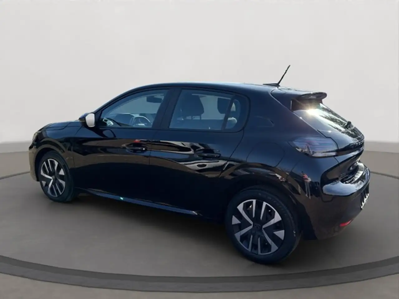 Peugeot 208 Active PureTech 100 Park Distance Control DAB S... — Vehicle gallery 3