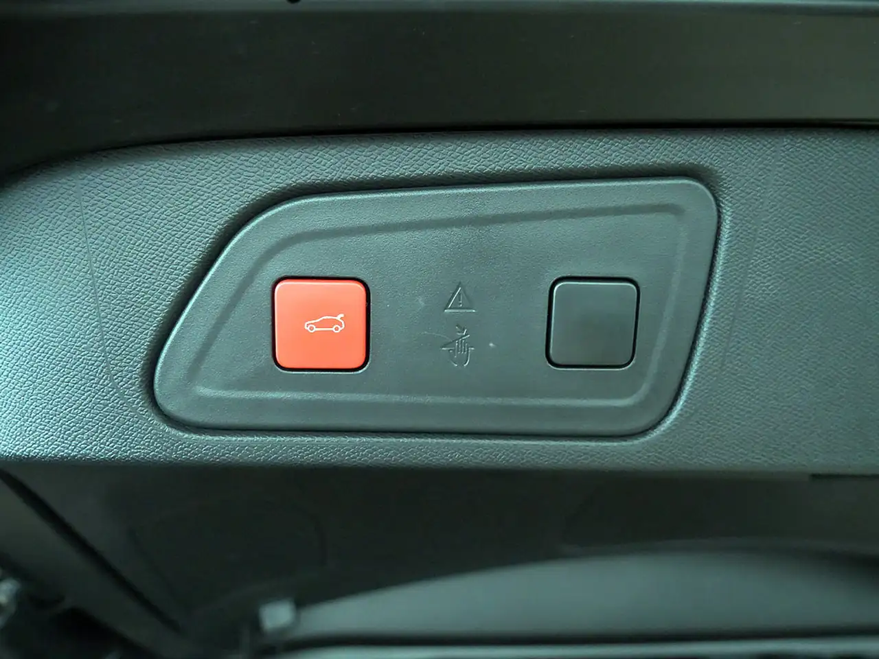 Citroen C5 Aircross Hybrid 136 ë-DCS6 Max PANO 360° — Vehicle gallery 23