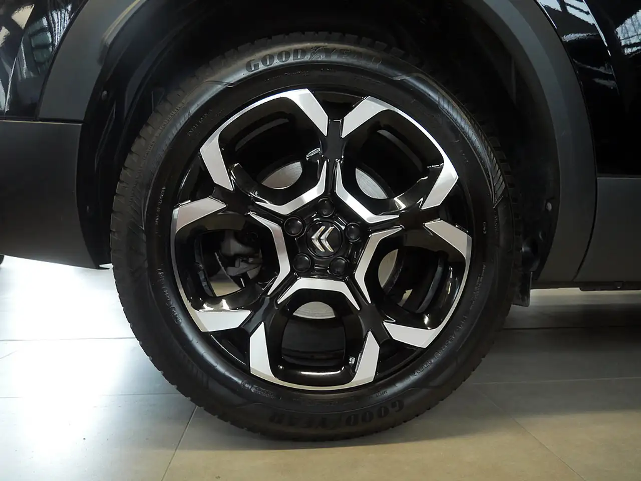 Citroen C5 Aircross Hybrid 136 ë-DCS6 Max PANO 360° — Vehicle gallery 6