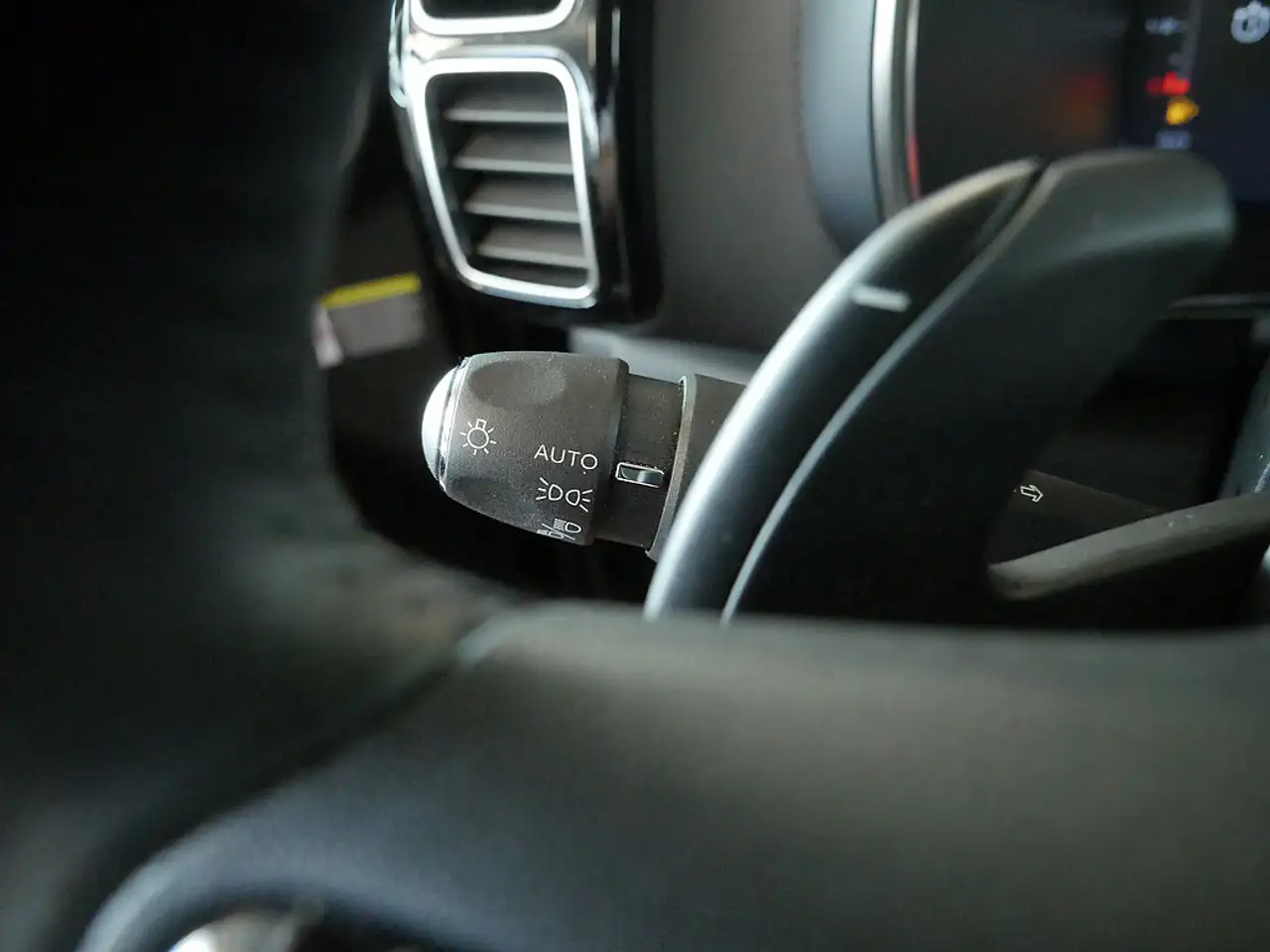 Citroen C5 Aircross Hybrid 136 ë-DCS6 Max PANO 360° — Vehicle gallery 16