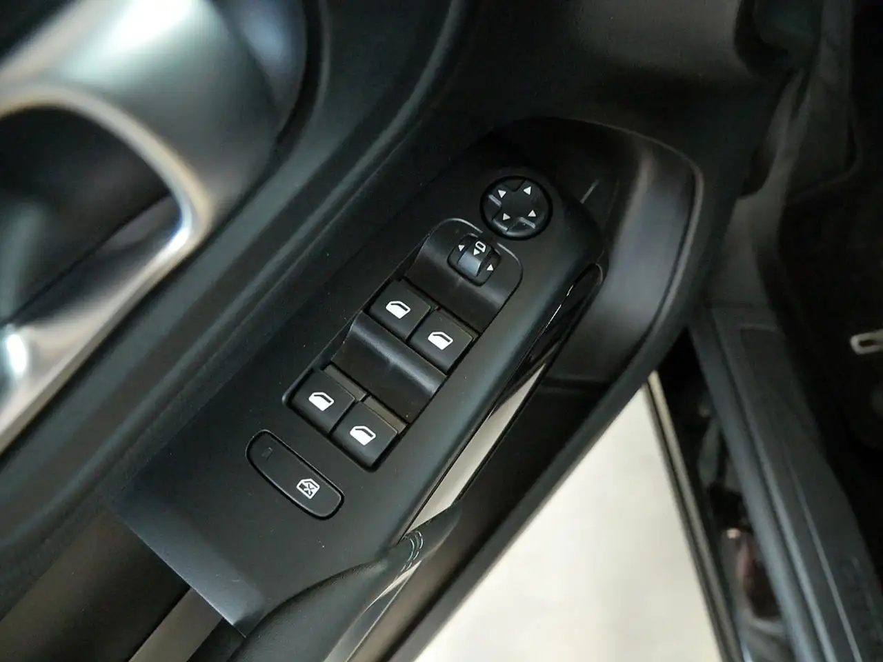Citroen C5 Aircross Hybrid 136 ë-DCS6 Max PANO 360° — Vehicle gallery 7