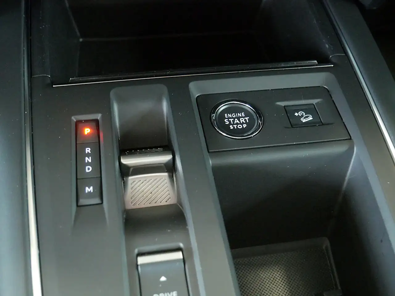Citroen C5 Aircross Hybrid 136 ë-DCS6 Max PANO 360° — Vehicle gallery 14