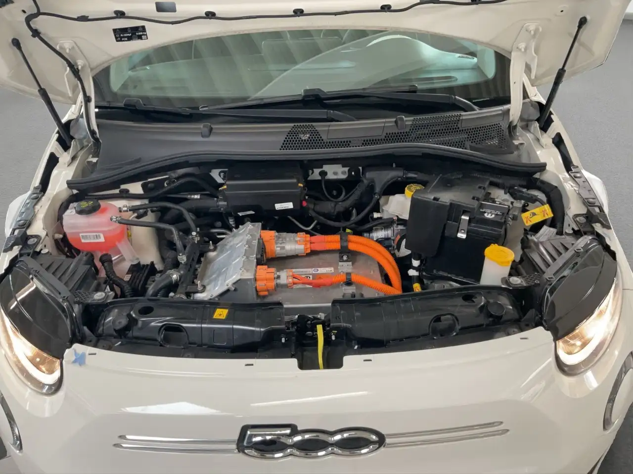 Fiat 500e 42 kWh + 16" Alufelgen — Vehicle gallery 15