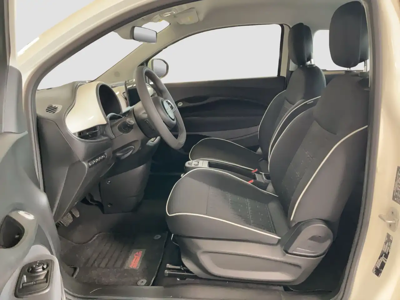 Fiat 500e 42 kWh + 16" Alufelgen — Vehicle gallery 9